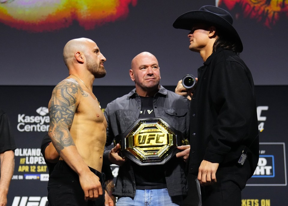 LAS VEGAS, NEVADA - MARCH 07: (L-R) Opponents Alexander Volkanovski and Diego Lopes face off during the UFC 314 press conference at Michelob ULTRA Arena on March 07, 2025 in Las Vegas, Nevada. (Photo by Chris Unger/Zuffa LLC)