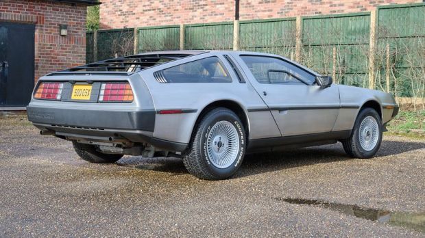 Silver DeLorean DMC-12.