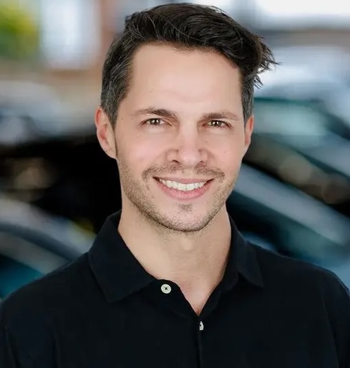 Portrait of Tom Jaconelli.